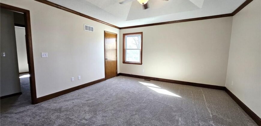 1300 NE 80th Street, Kansas City, MO 64118
