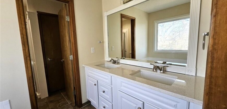 1300 NE 80th Street, Kansas City, MO 64118