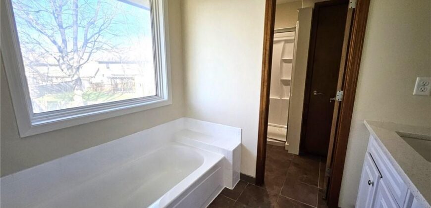 1300 NE 80th Street, Kansas City, MO 64118