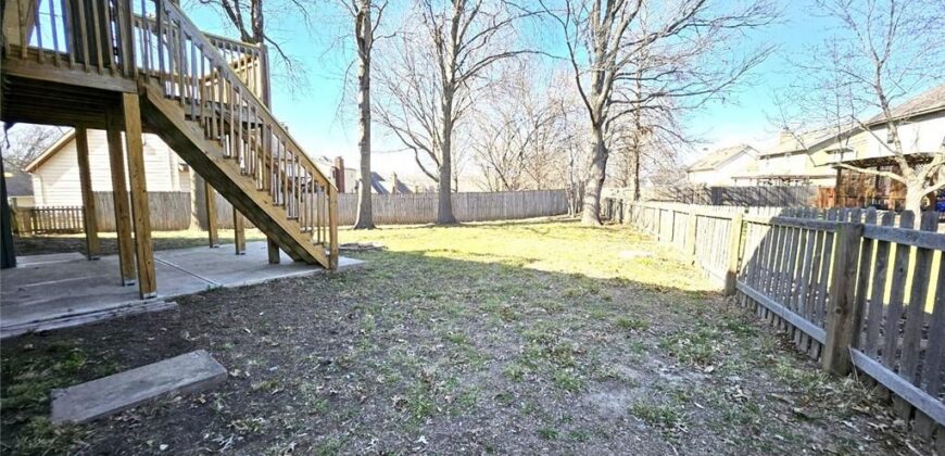 1300 NE 80th Street, Kansas City, MO 64118