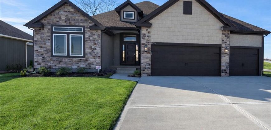 6934 NE 102nd Street, Kansas City, MO 64156