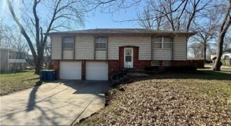 1116 Owen Drive, Liberty, MO 64068
