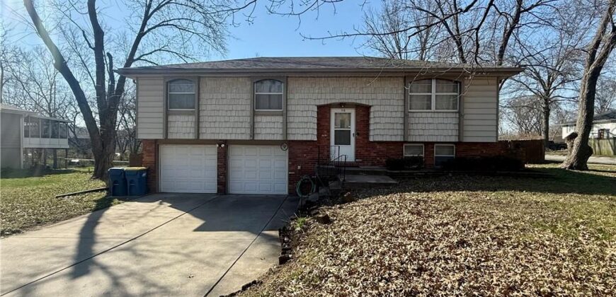 1116 Owen Drive, Liberty, MO 64068