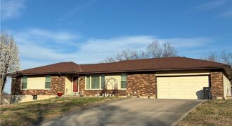 11017 NW Crooked Road, Kansas City, MO 64152
