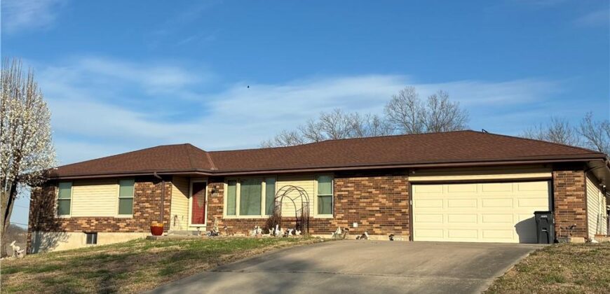 11017 NW Crooked Road, Kansas City, MO 64152