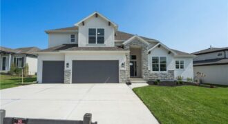5788 NW Black Oak Court, Parkville, MO 64152