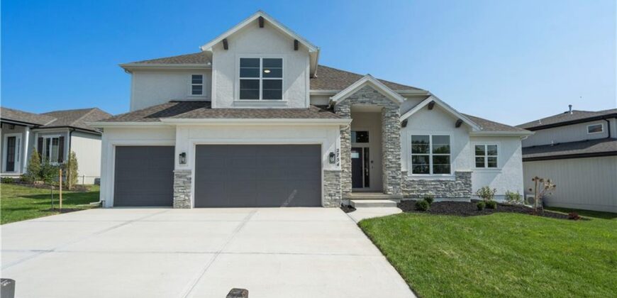 5788 NW Black Oak Court, Parkville, MO 64152