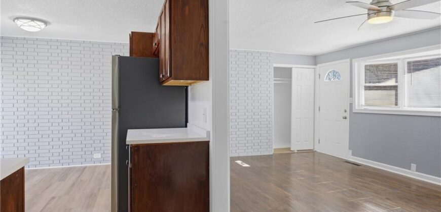 1002 NE 62nd St N/A, Gladstone, MO 64118