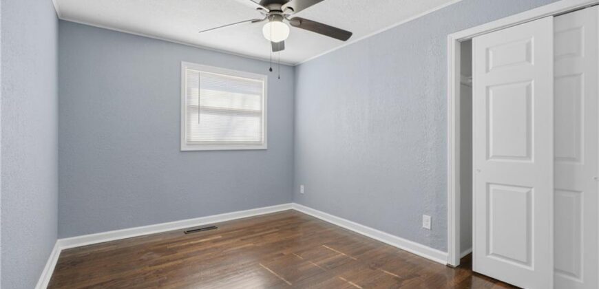 1002 NE 62nd St N/A, Gladstone, MO 64118