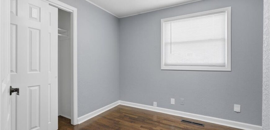 1002 NE 62nd St N/A, Gladstone, MO 64118