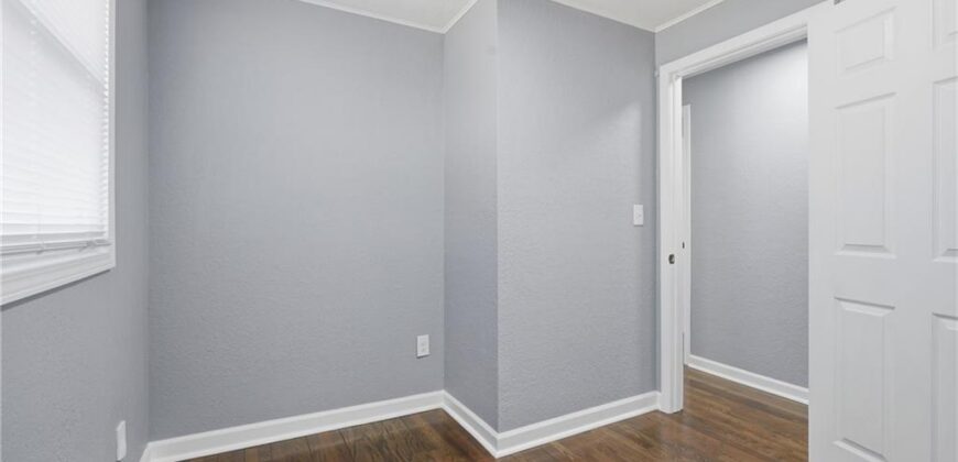 1002 NE 62nd St N/A, Gladstone, MO 64118