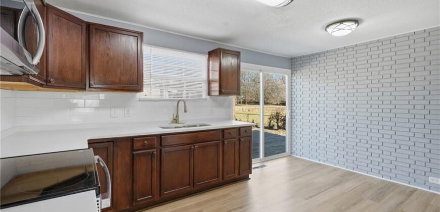 1002 NE 62nd St N/A, Gladstone, MO 64118