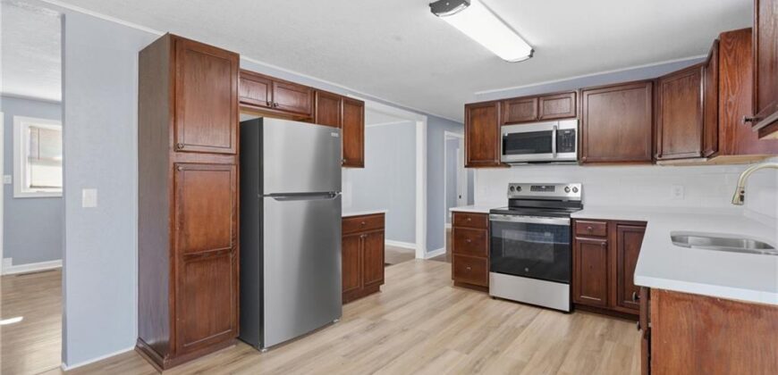 1002 NE 62nd St N/A, Gladstone, MO 64118