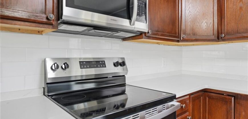 1002 NE 62nd St N/A, Gladstone, MO 64118