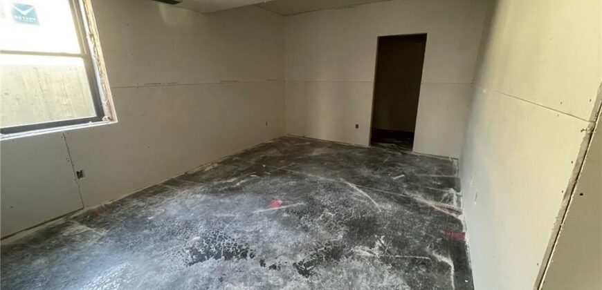 1824 Homestead Drive, Liberty, MO 64068