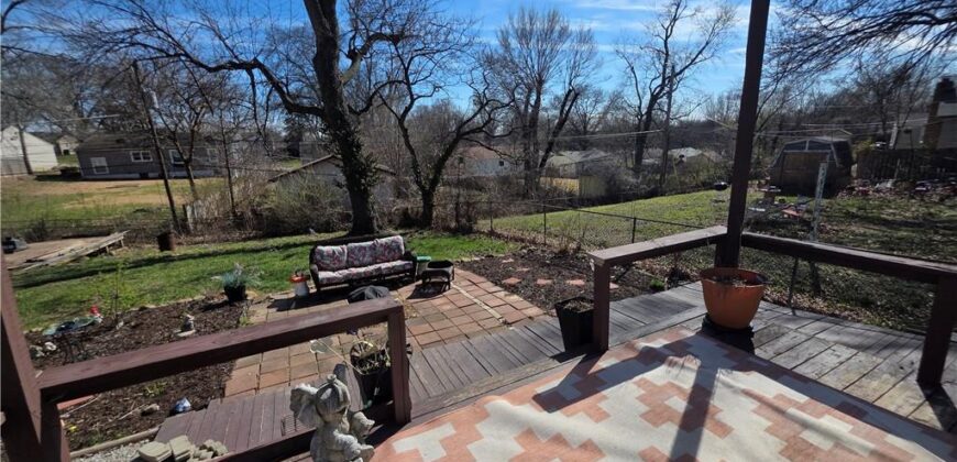 1911 NE 55TH Street, Kansas City, MO 64118