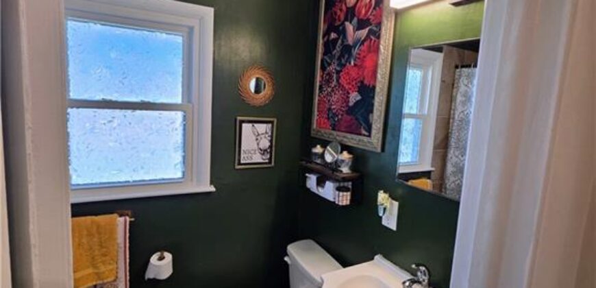 1911 NE 55TH Street, Kansas City, MO 64118