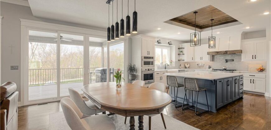 2002 Foxtail Point, Kearney, MO 64060