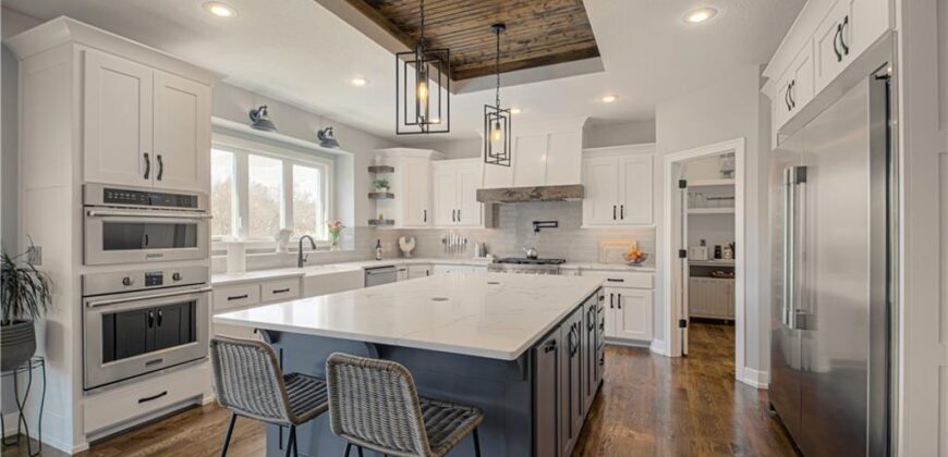 2002 Foxtail Point, Kearney, MO 64060