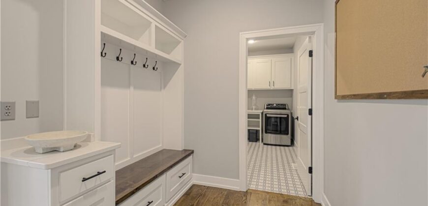 2002 Foxtail Point, Kearney, MO 64060