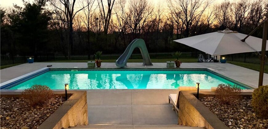 2002 Foxtail Point, Kearney, MO 64060