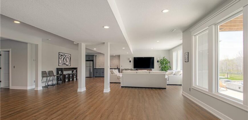 2002 Foxtail Point, Kearney, MO 64060