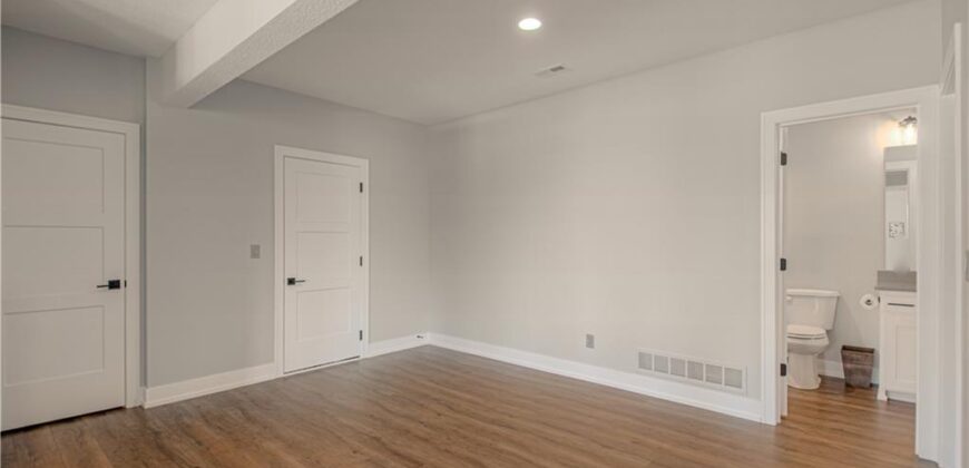 2002 Foxtail Point, Kearney, MO 64060