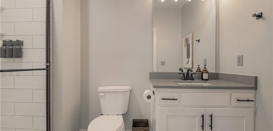 2002 Foxtail Point, Kearney, MO 64060