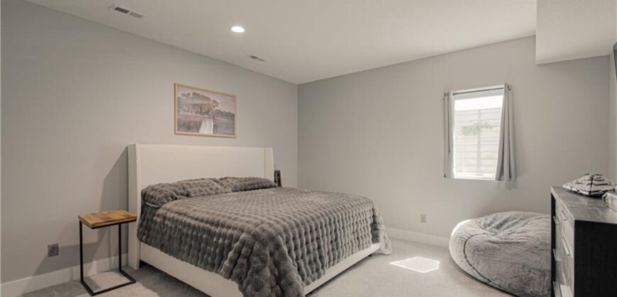 2002 Foxtail Point, Kearney, MO 64060