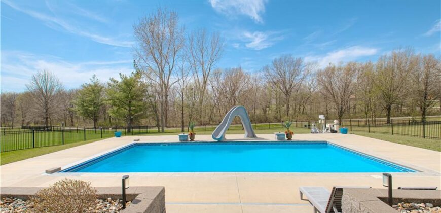 2002 Foxtail Point, Kearney, MO 64060