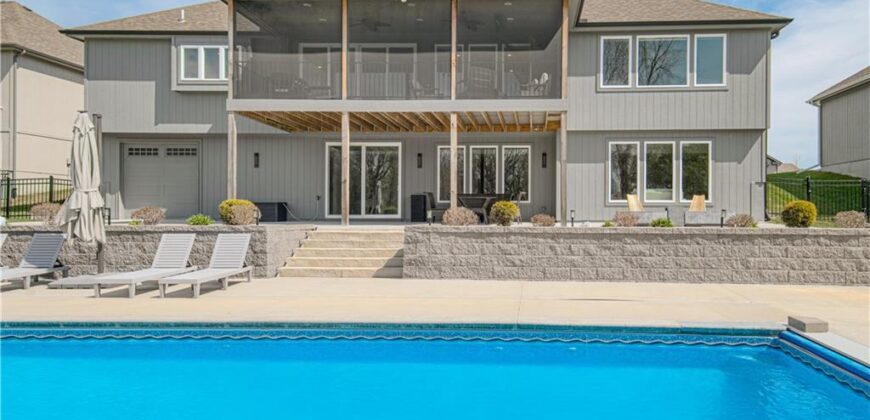 2002 Foxtail Point, Kearney, MO 64060