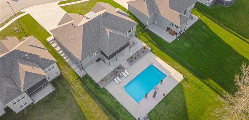 2002 Foxtail Point, Kearney, MO 64060