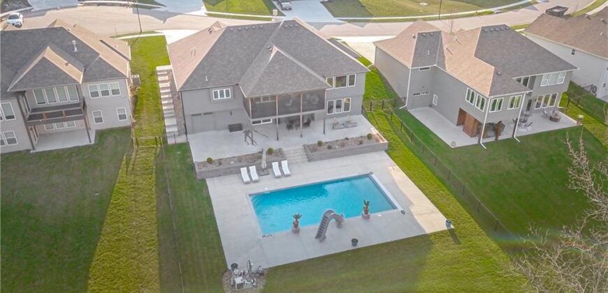 2002 Foxtail Point, Kearney, MO 64060