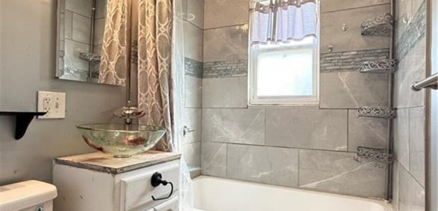 7801 NE San Rafael Drive, Kansas City, MO 64119