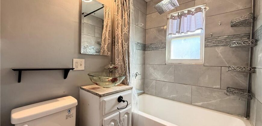 7801 NE San Rafael Drive, Kansas City, MO 64119