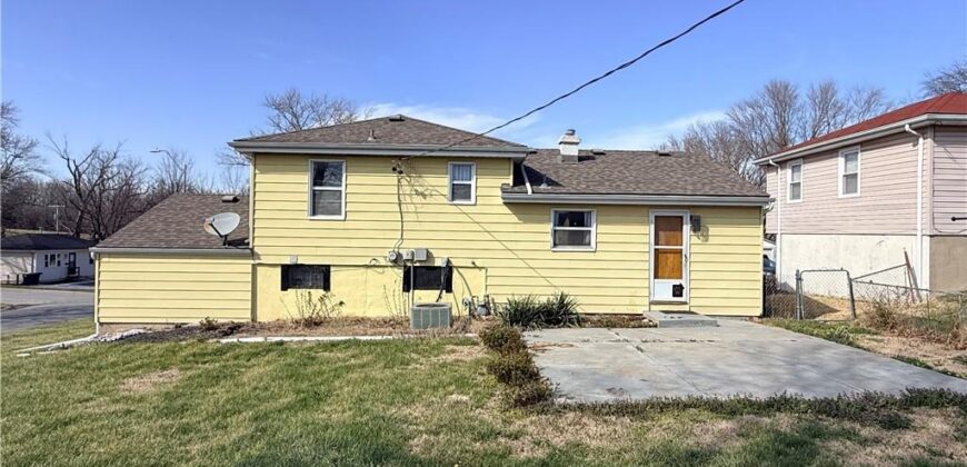 7801 NE San Rafael Drive, Kansas City, MO 64119