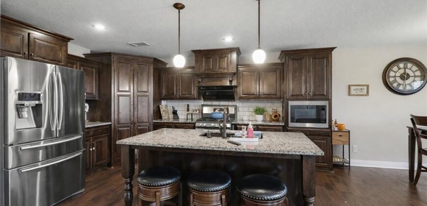 10810 N Virginia Avenue, Kansas City, MO 64155