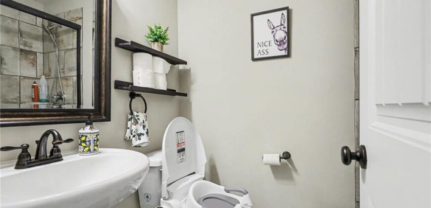 10810 N Virginia Avenue, Kansas City, MO 64155