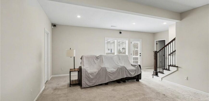 10810 N Virginia Avenue, Kansas City, MO 64155