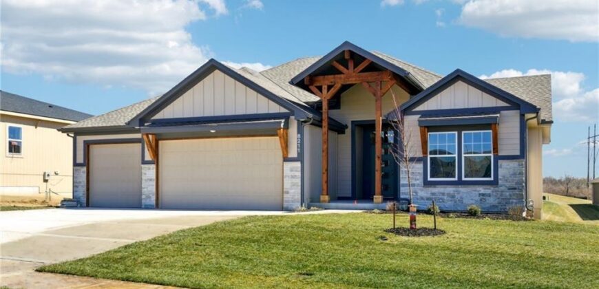 8308 NW 90th Street, Kansas City, MO 64153