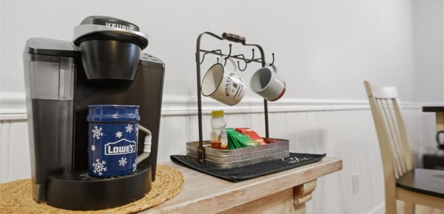 213 Thomas Street, Weston, MO 64098