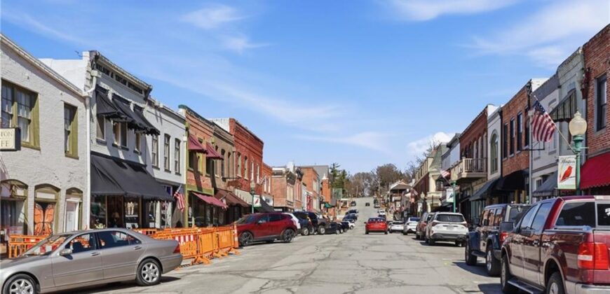 213 Thomas Street, Weston, MO 64098