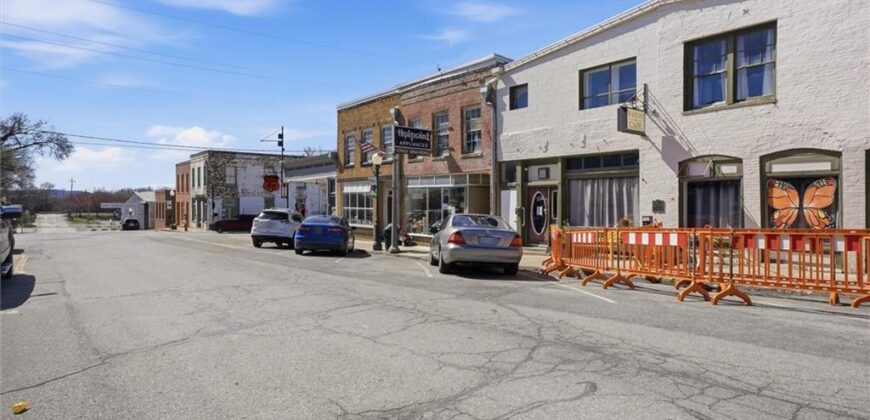 213 Thomas Street, Weston, MO 64098