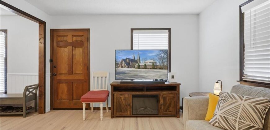 213 Thomas Street, Weston, MO 64098