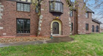 8 Orchard Place, Excelsior Springs, MO 64024