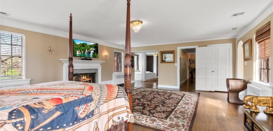8 Orchard Place, Excelsior Springs, MO 64024