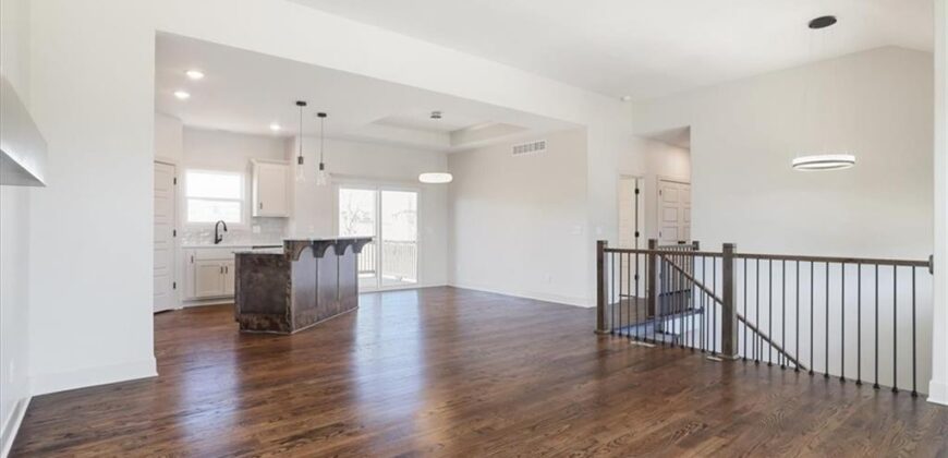 18410 Rock Creek Drive, Smithville, MO 64089