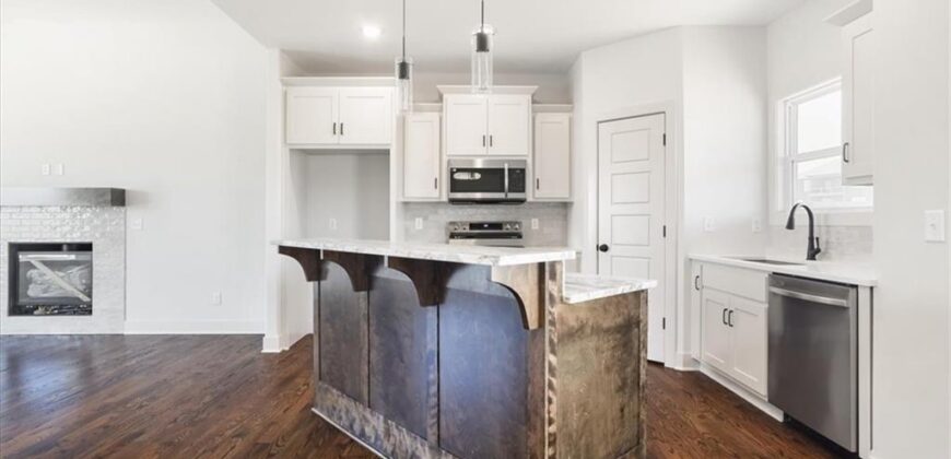 18410 Rock Creek Drive, Smithville, MO 64089