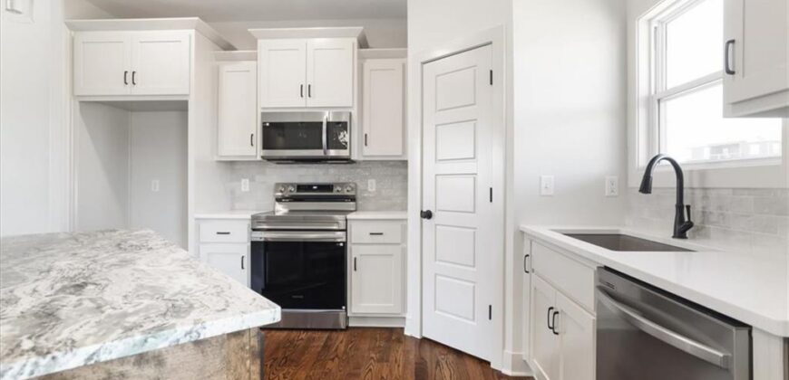 18410 Rock Creek Drive, Smithville, MO 64089