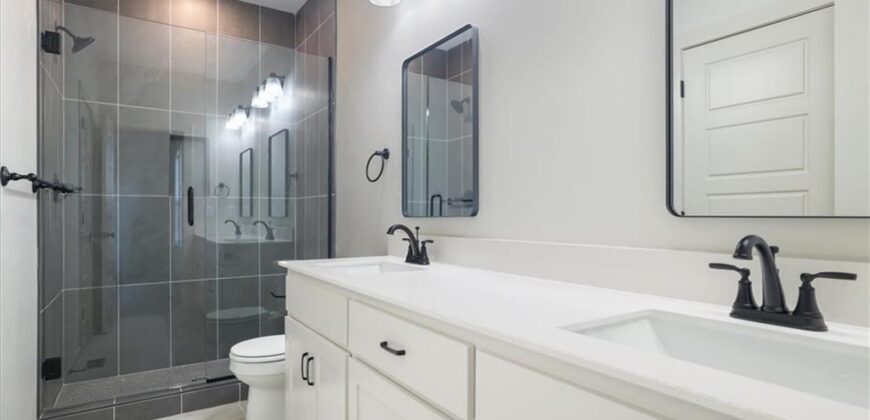 18410 Rock Creek Drive, Smithville, MO 64089